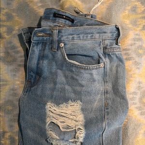 Brandy Melville boyfriend ripped jeans